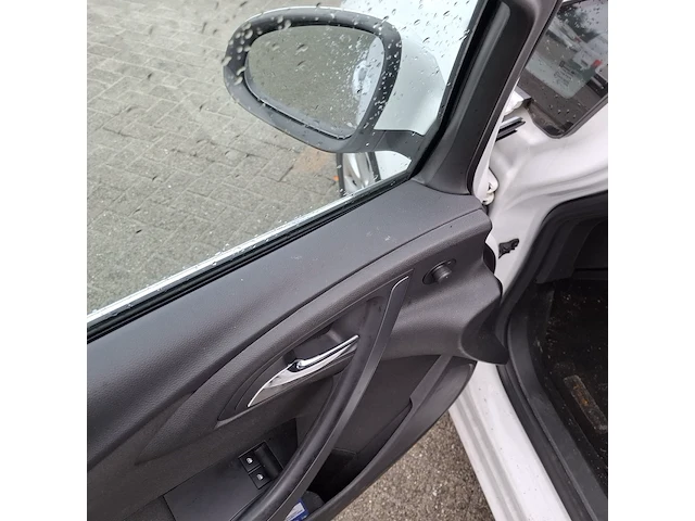 Personenauto opel, astra 1.4, wit, bouwjaar 2014 - afbeelding 10 van  48