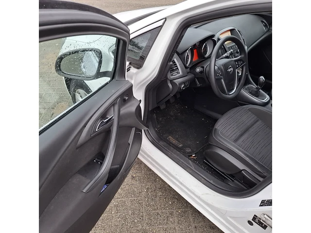 Personenauto opel, astra 1.4, wit, bouwjaar 2014 - afbeelding 9 van  48