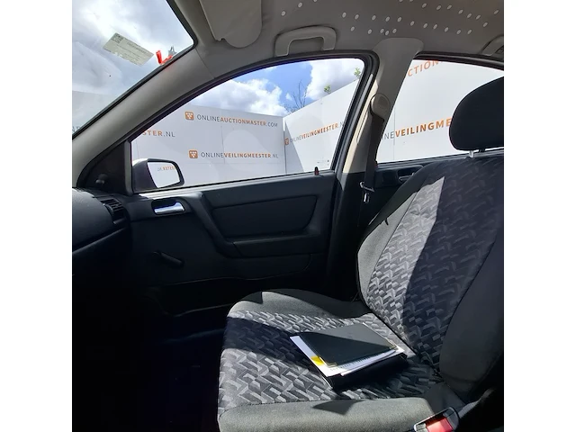 Personenauto opel, astra 1.6gl, bouwjaar 2002 - afbeelding 13 van  29