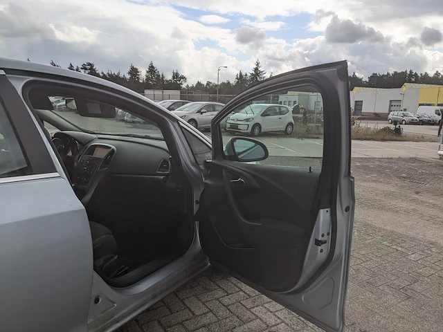 Personenauto, opel, astra, 2014 - afbeelding 8 van  63