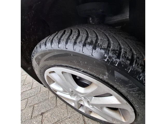 Personenauto, opel, astra - afbeelding 24 van  39