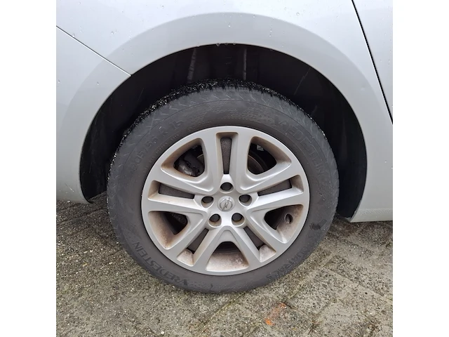 Personenauto, opel, astra - afbeelding 27 van  39