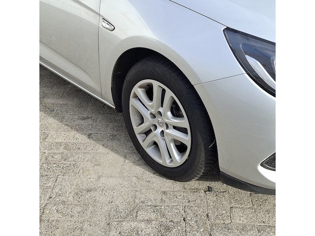 Personenauto, opel, astra - afbeelding 2 van  32