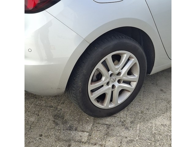 Personenauto, opel, astra - afbeelding 3 van  32