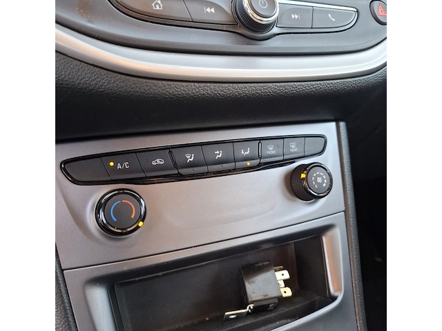 Personenauto, opel, astra - afbeelding 17 van  32