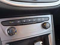 Personenauto, opel, astra - afbeelding 17 van  32