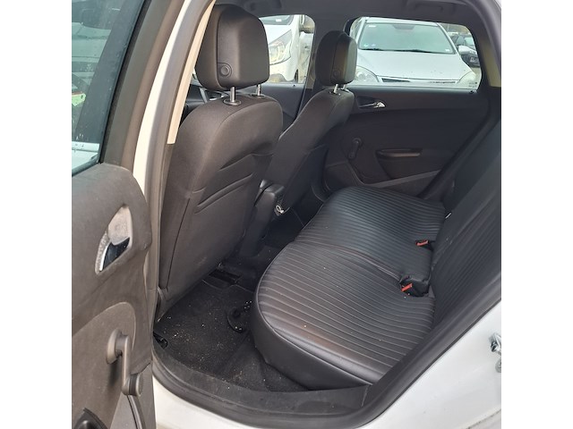 Personenauto, opel, astra - afbeelding 31 van  51