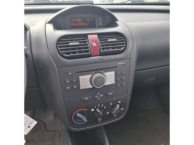 Personenauto, opel, corsa 1.2-16v essentia, 2005 - afbeelding 11 van  37
