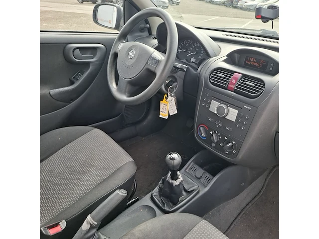 Personenauto, opel, corsa 1.2-16v essentia, 2005 - afbeelding 17 van  37