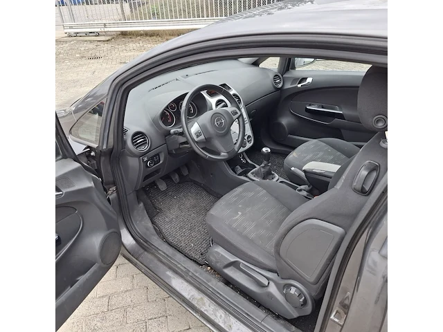Personenauto opel, corsa 1.2 lpg, grijs, bouwjaar 2011 - afbeelding 2 van  42
