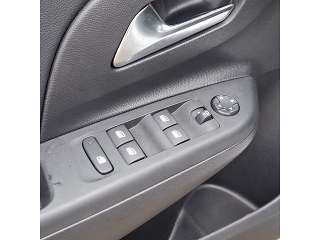 Personenauto, opel, corsa - afbeelding 11 van  54