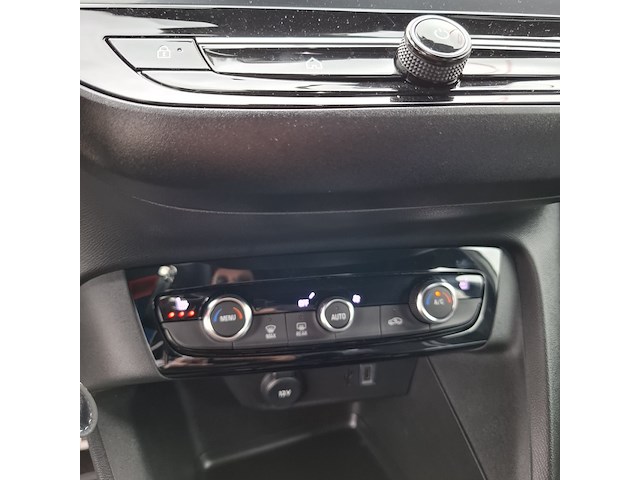 Personenauto, opel, corsa - afbeelding 24 van  54