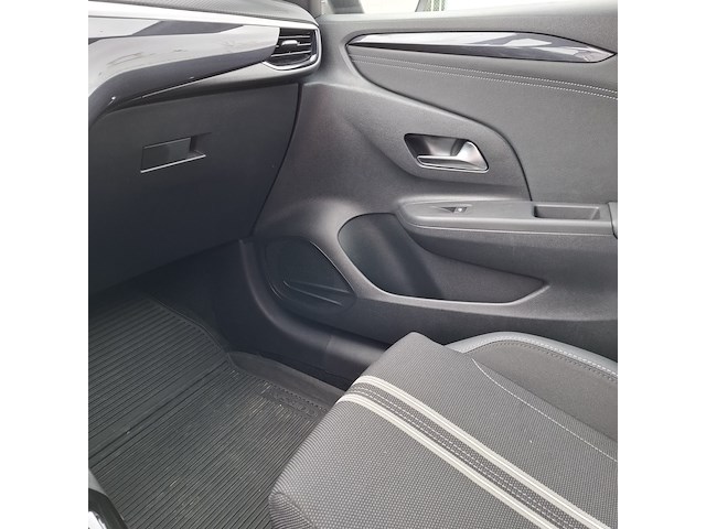 Personenauto, opel, corsa - afbeelding 26 van  54