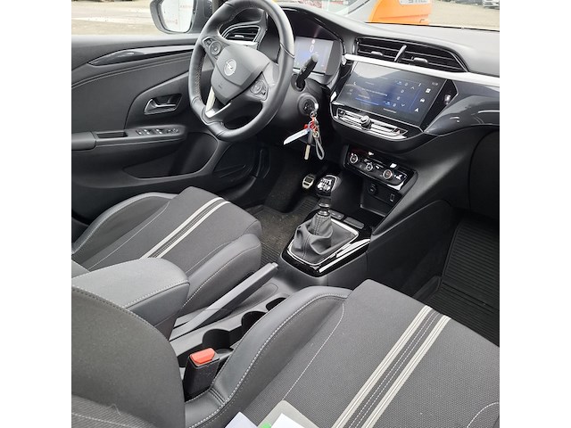 Personenauto, opel, corsa - afbeelding 37 van  54