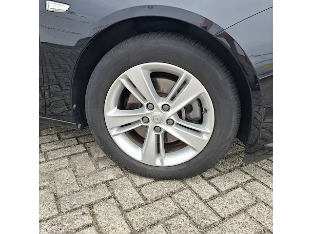 Personenauto opel, insignia , bouwjaar 2017 - afbeelding 3 van  45