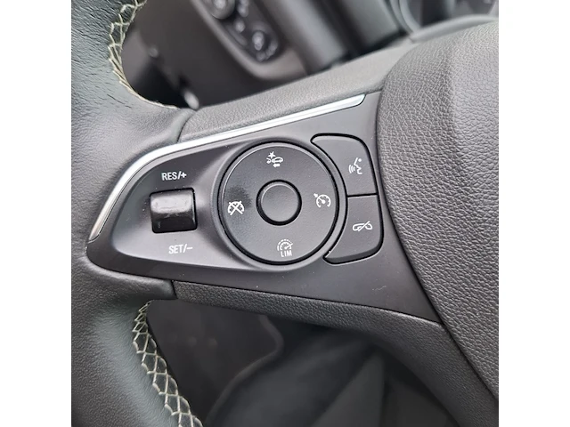 Personenauto opel, insignia , bouwjaar 2017 - afbeelding 8 van  45