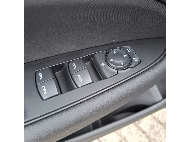 Personenauto opel, insignia , bouwjaar 2017 - afbeelding 19 van  45
