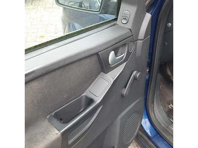 Personenauto opel, meriva 1.6, 2003 - afbeelding 32 van  53