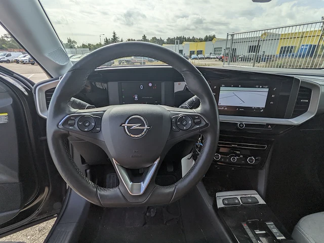 Personenauto opel, mokka 1.2, zwart, bouwjaar 2022 - afbeelding 10 van  48