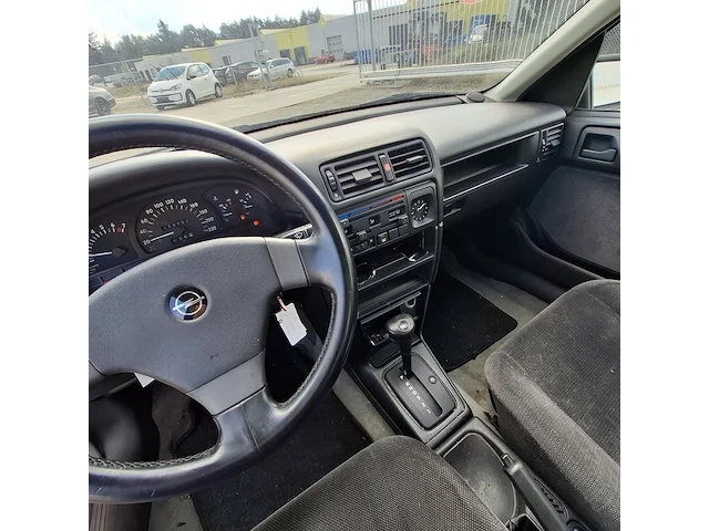 Personenauto opel, vectra 1.8, bouwjaar 1992 - afbeelding 7 van  39