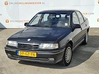 Personenauto opel, vectra 1.8, bouwjaar 1992 - afbeelding 1 van  39