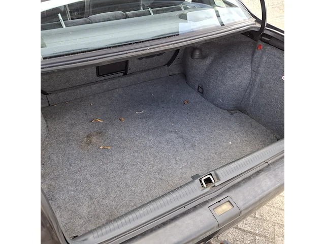 Personenauto opel, vectra 1.8, bouwjaar 1992 - afbeelding 15 van  39