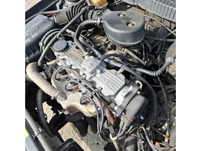 Personenauto opel, vectra 1.8, bouwjaar 1992 - afbeelding 20 van  39
