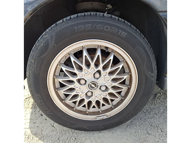 Personenauto opel, vectra 1.8, bouwjaar 1992 - afbeelding 25 van  39