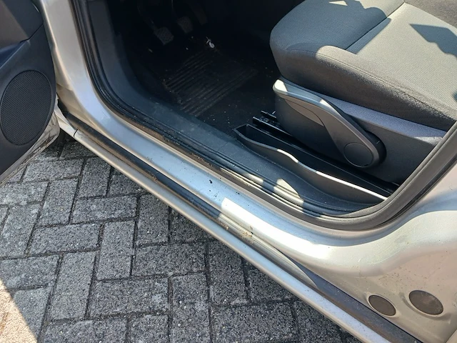 Personenauto, opel, zafira - 1.6 executive - 7-persoons, grijs, 2007 - afbeelding 6 van  75