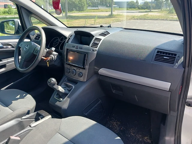 Personenauto, opel, zafira - 1.6 executive - 7-persoons, grijs, 2007 - afbeelding 22 van  75