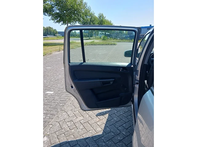 Personenauto, opel, zafira - 1.6 executive - 7-persoons, grijs, 2007 - afbeelding 46 van  75