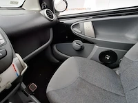 Personenauto peugeot, 107 1.0-12v, bouwjaar 2007 - afbeelding 8 van  39
