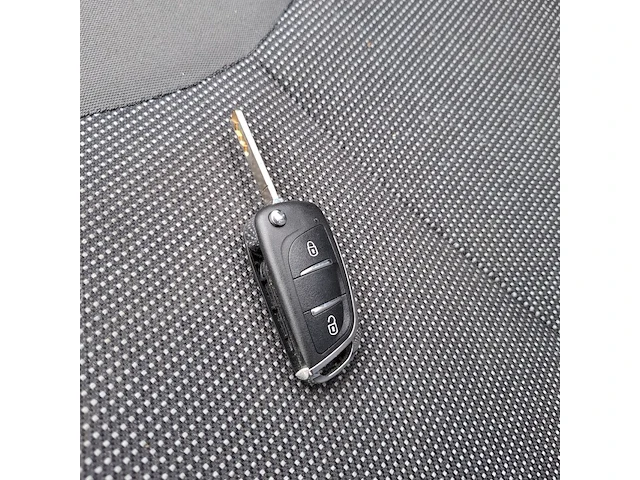 Personenauto peugeot, 107 1.0-12v, bouwjaar 2007 - afbeelding 33 van  39