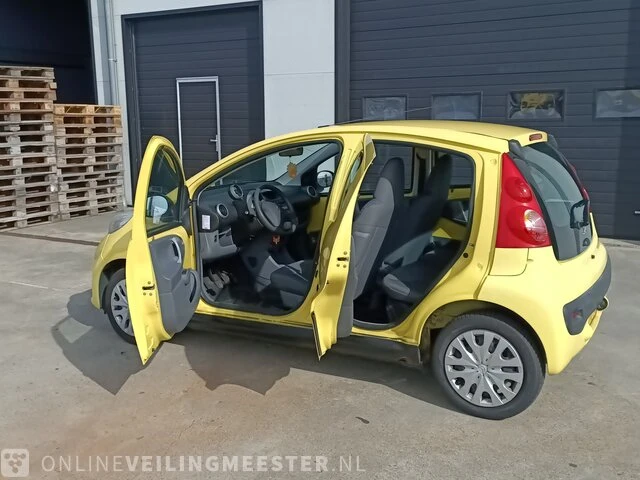 Personenauto peugeot, 107 1.0-12v xr 4-deurs, geel, 2006 - afbeelding 7 van  28
