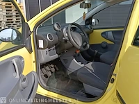 Personenauto peugeot, 107 1.0-12v xr 4-deurs, geel, 2006 - afbeelding 8 van  28