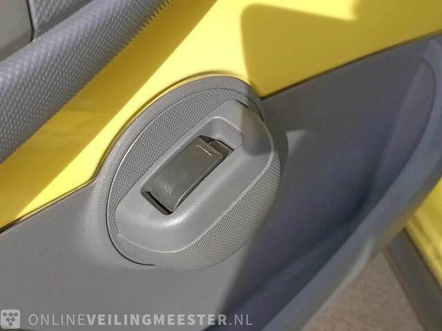 Personenauto peugeot, 107 1.0-12v xr 4-deurs, geel, 2006 - afbeelding 9 van  28