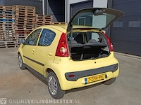 Personenauto peugeot, 107 1.0-12v xr 4-deurs, geel, 2006 - afbeelding 17 van  28