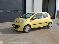 Personenauto peugeot, 107 1.0-12v xr 4-deurs, geel, 2006 - afbeelding 12 van  28