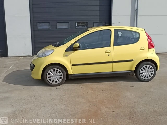 Personenauto peugeot, 107 1.0-12v xr 4-deurs, geel, 2006 - afbeelding 22 van  28