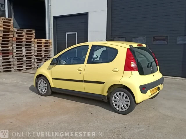 Personenauto peugeot, 107 1.0-12v xr 4-deurs, geel, 2006 - afbeelding 24 van  28