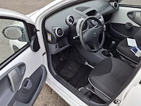 Personenauto, peugeot, 107 1.0-12v xs, wit, 2011 - afbeelding 10 van  43