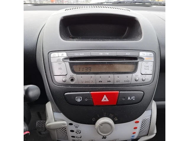 Personenauto, peugeot, 107 1.0-12v xs, wit, 2011 - afbeelding 16 van  43