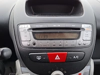 Personenauto, peugeot, 107 1.0-12v xs, wit, 2011 - afbeelding 16 van  43