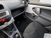 Personenauto, peugeot, 107 1.0-12v xs, wit, 2011 - afbeelding 17 van  43