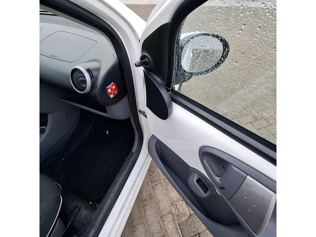 Personenauto, peugeot, 107 1.0-12v xs, wit, 2011 - afbeelding 25 van  43