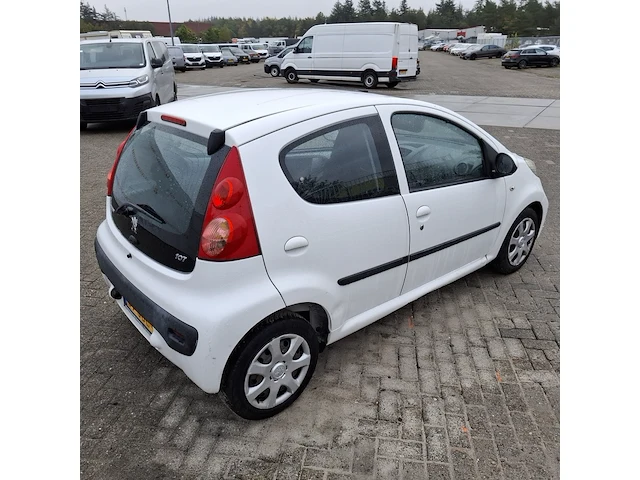 Personenauto, peugeot, 107 1.0-12v xs, wit, 2011 - afbeelding 5 van  43