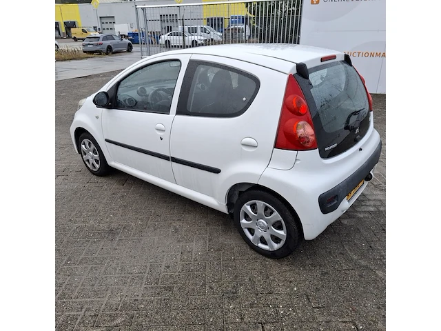 Personenauto, peugeot, 107 1.0-12v xs, wit, 2011 - afbeelding 8 van  43