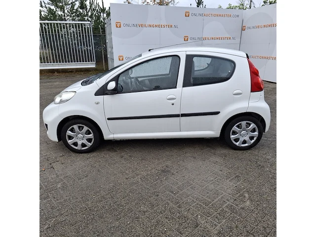 Personenauto, peugeot, 107 1.0-12v xs, wit, 2011 - afbeelding 9 van  43