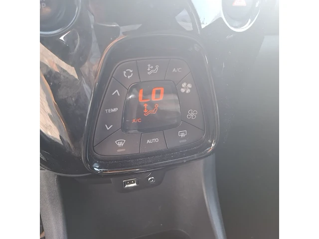 Personenauto peugeot, 108 1.0 e-vti première, bouwjaar 2014 - afbeelding 17 van  47