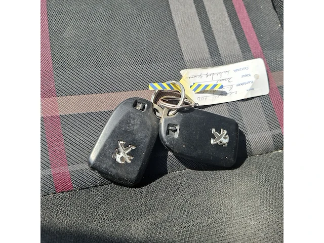 Personenauto peugeot, 108 1.0 e-vti première, bouwjaar 2014 - afbeelding 19 van  47